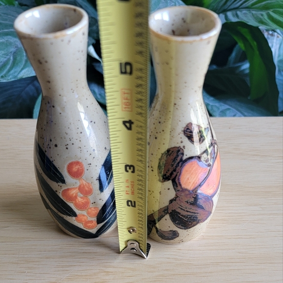 Handcrafted Ceramic Vases with Floral Design - Picture 4 of 4